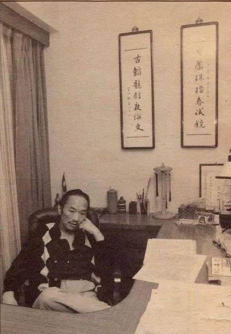 古龙和陈定公赠送的对联